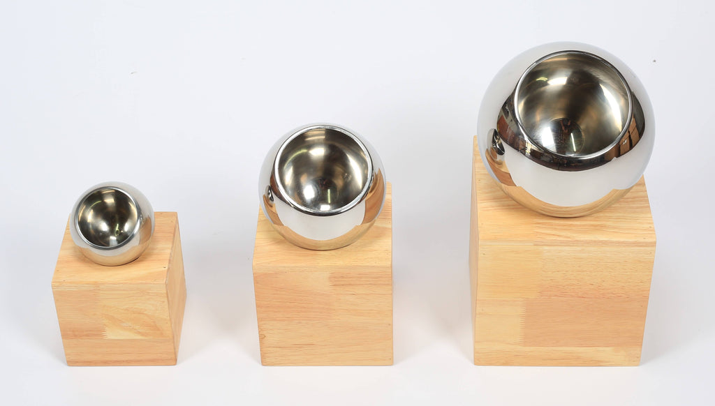 SET OF 3 S/STEEL BOWLS ON WOODEN BASE - Cater-Care